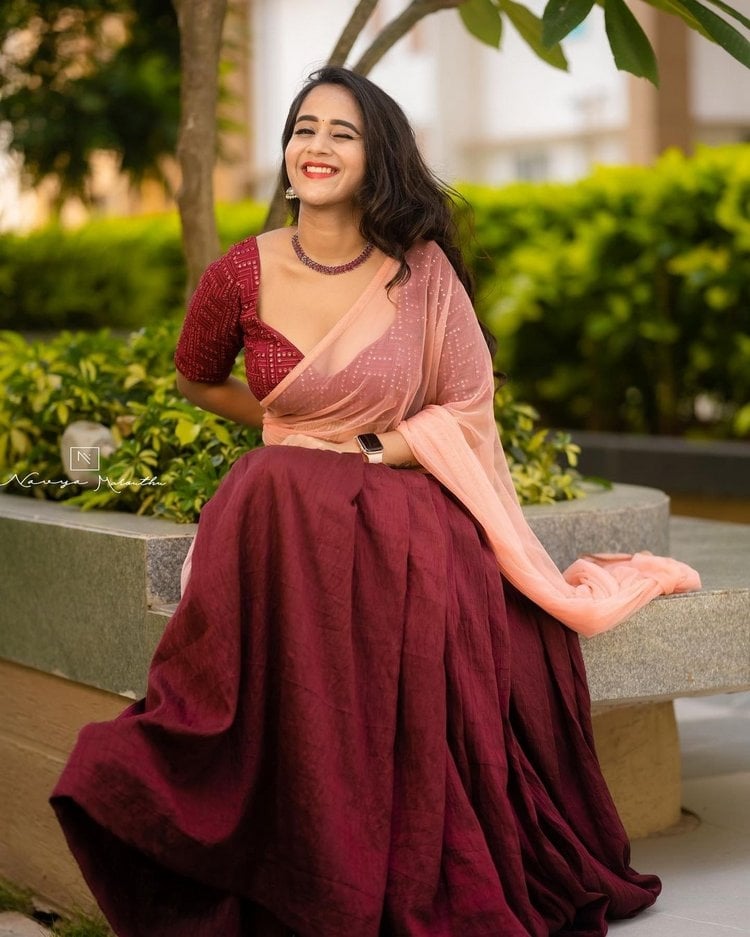 Deepthi Sunaina New Images In Half Saree