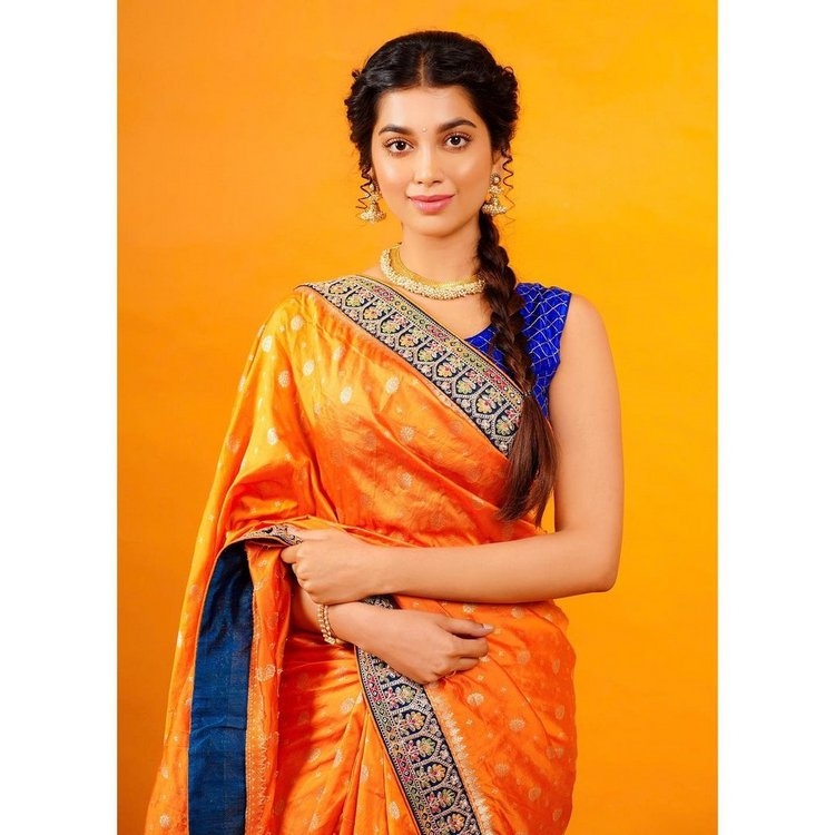 Digangana Suryavanshi New Images In Saree