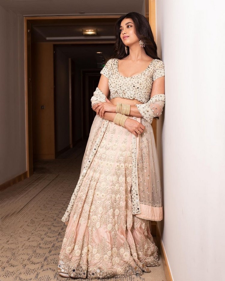 Digangana Suryavanshi New Looks Clicks