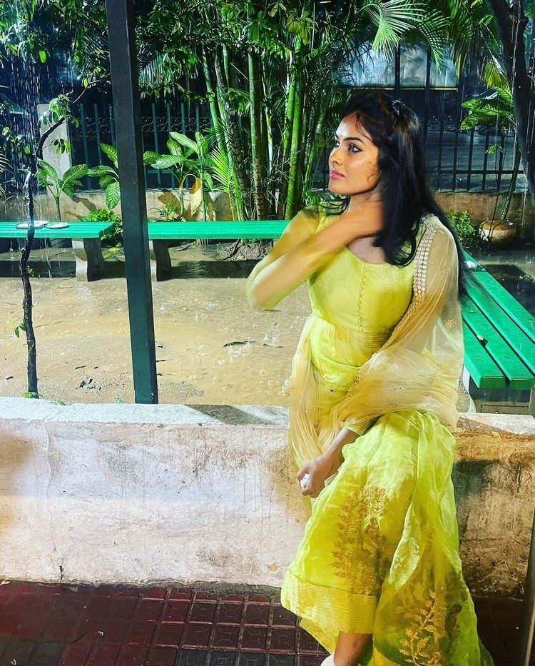Divi Vadthya Latest Photos In Yellow Dress