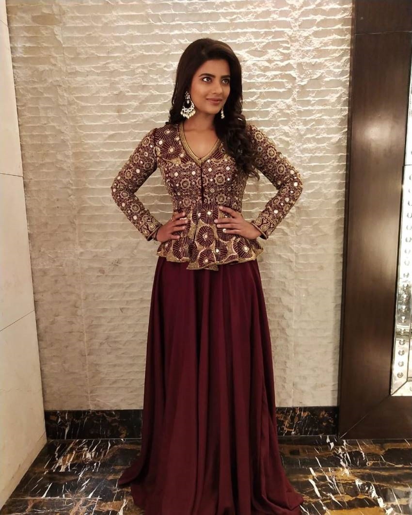 Dusky Beauty Actress Aishwarya Rajesh Images