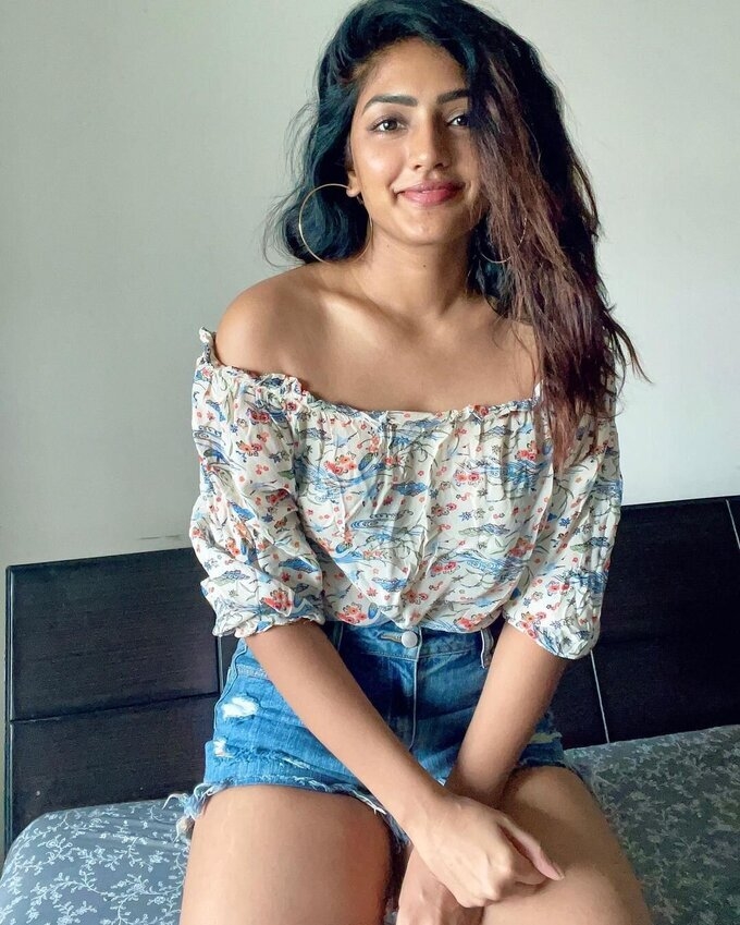 Dusky Beauty Eesha Rebba Hot Images