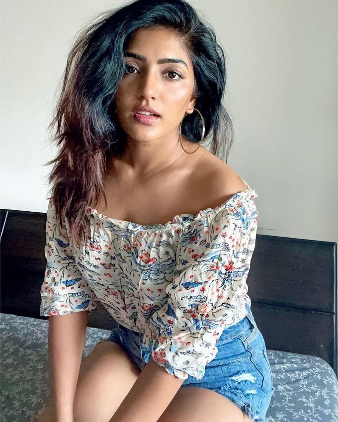 Dusky Beauty Eesha Rebba Hot Images