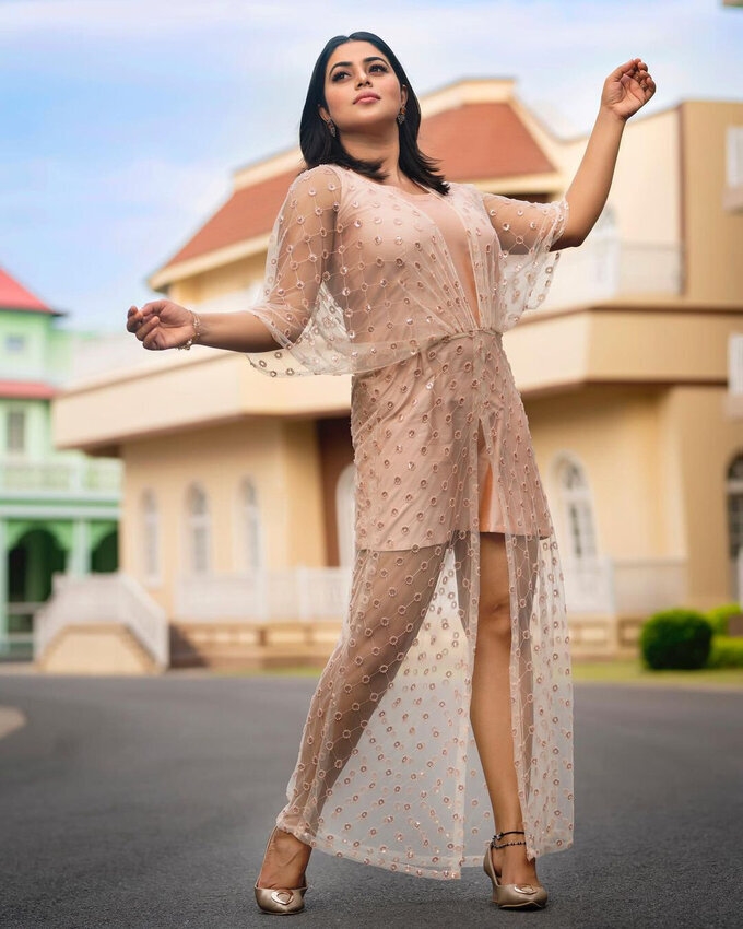 ETV Dhee Judge And Actress Poorna Photo Collection