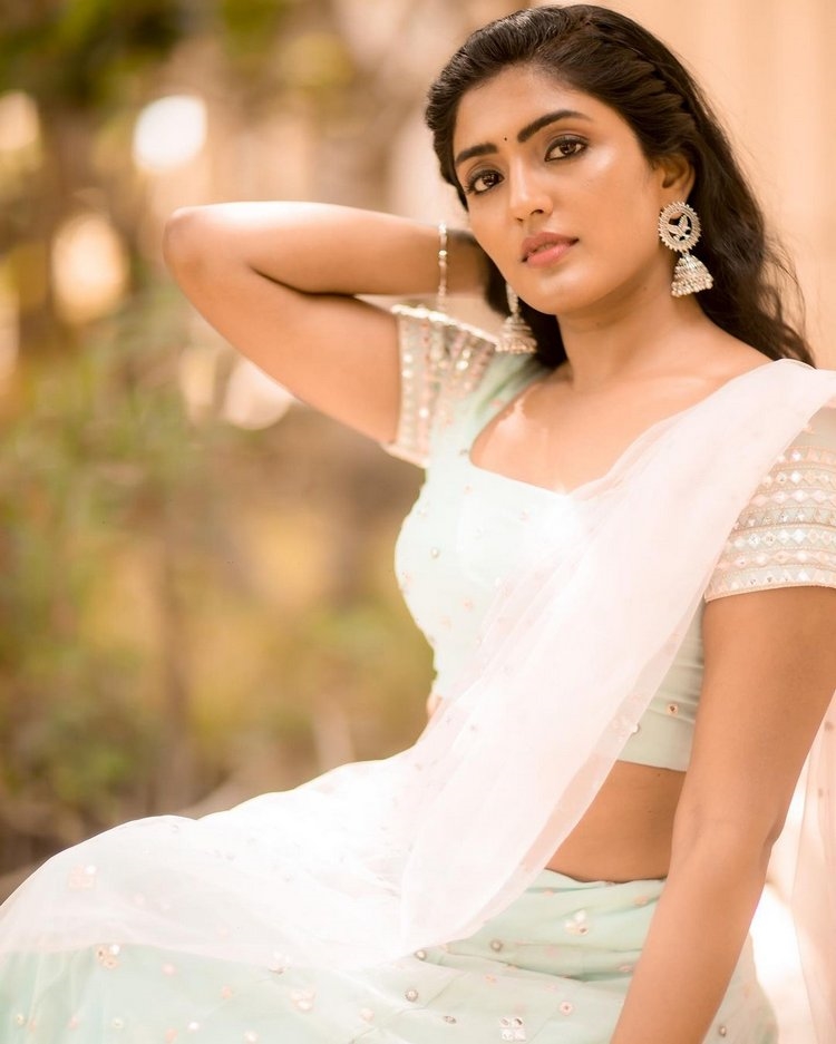 Eesha Rebba Amazing Photos