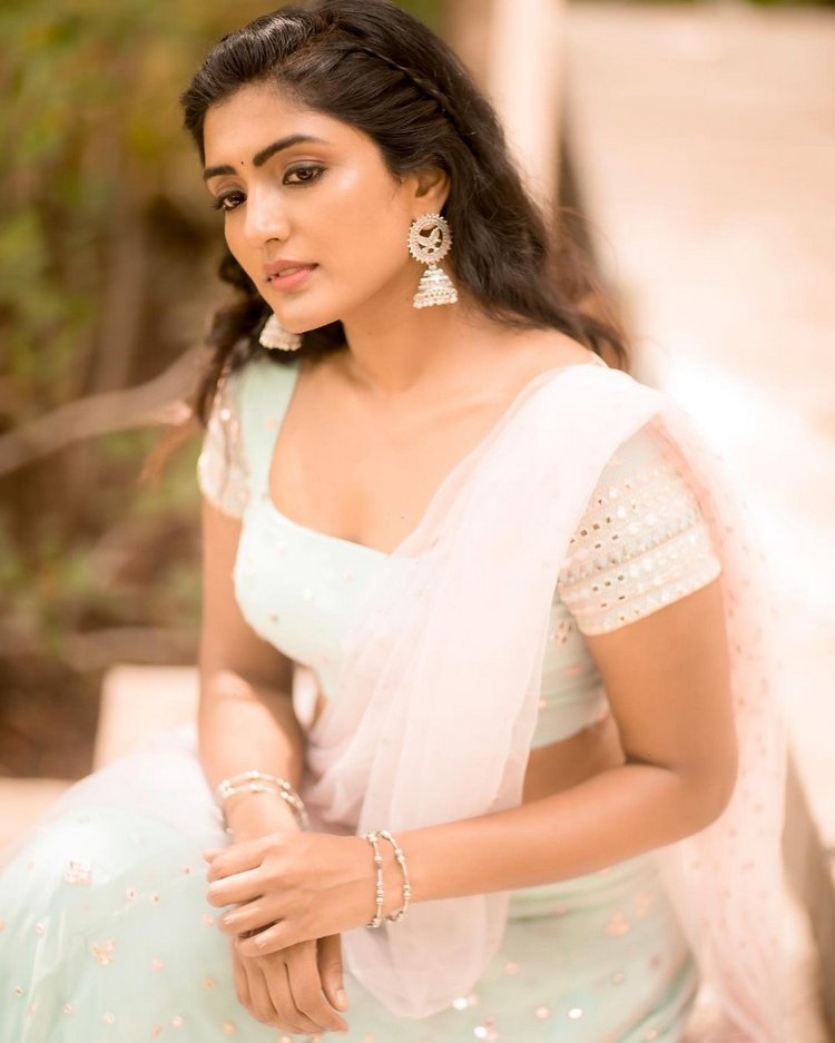 Eesha Rebba Amazing Photos