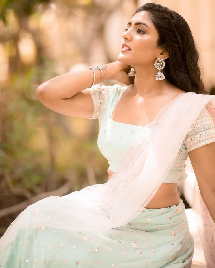 Eesha Rebba Amazing Photos