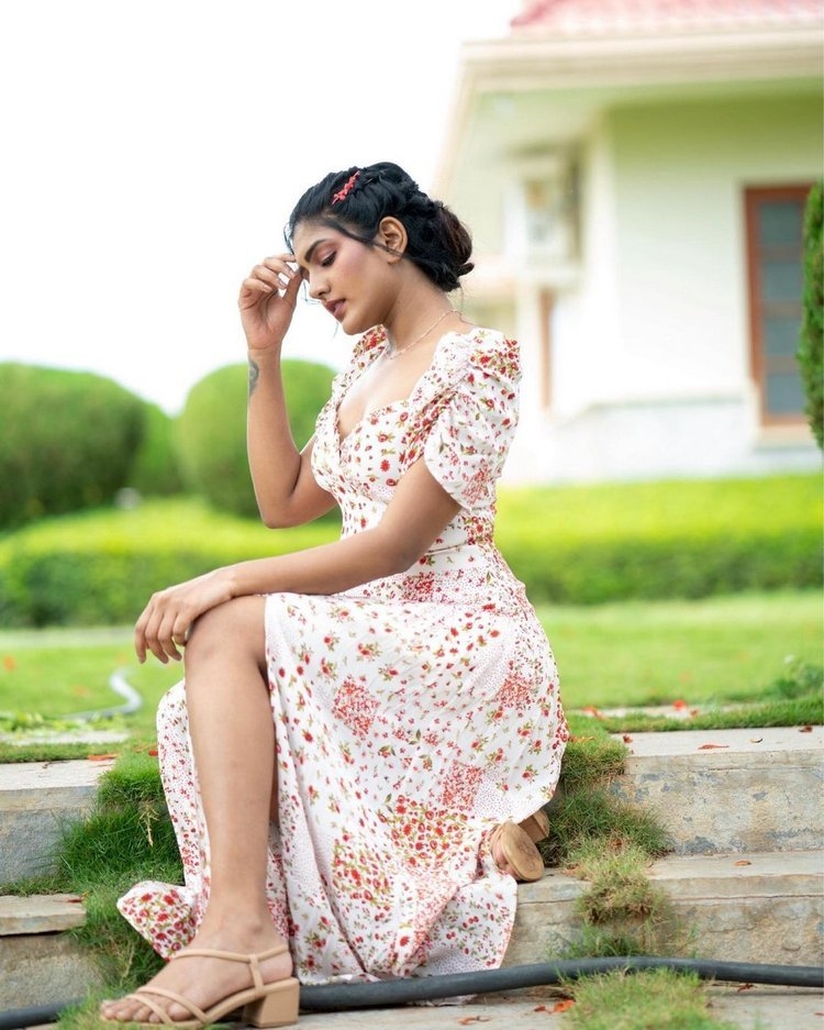 Eesha Rebba Hot Collection Of Photos