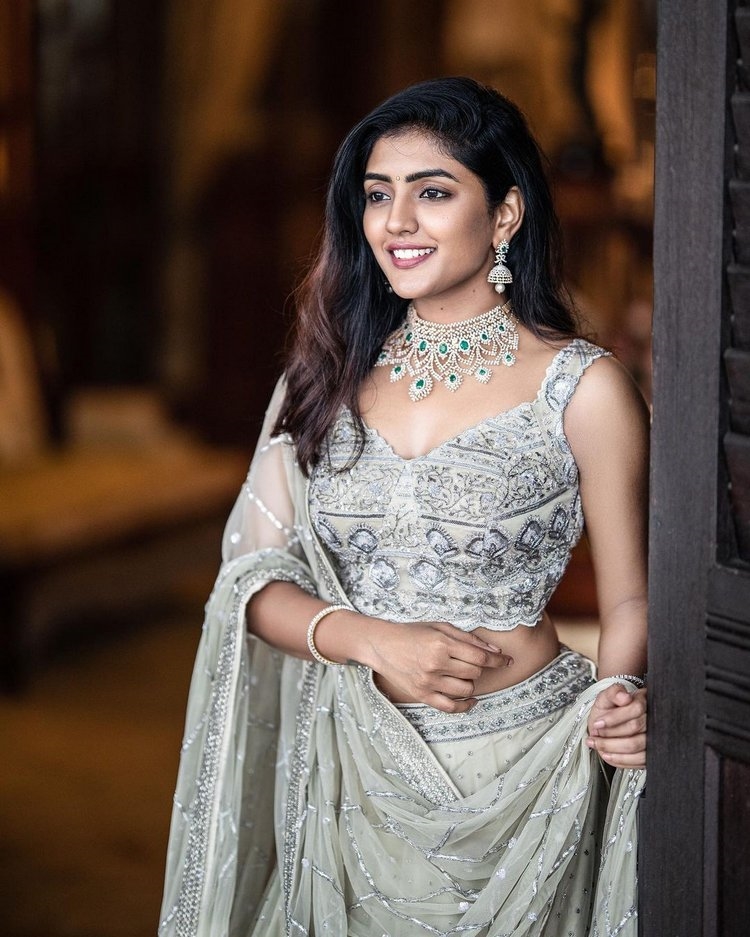 Eesha Rebba Hot Photos In Cool Looks