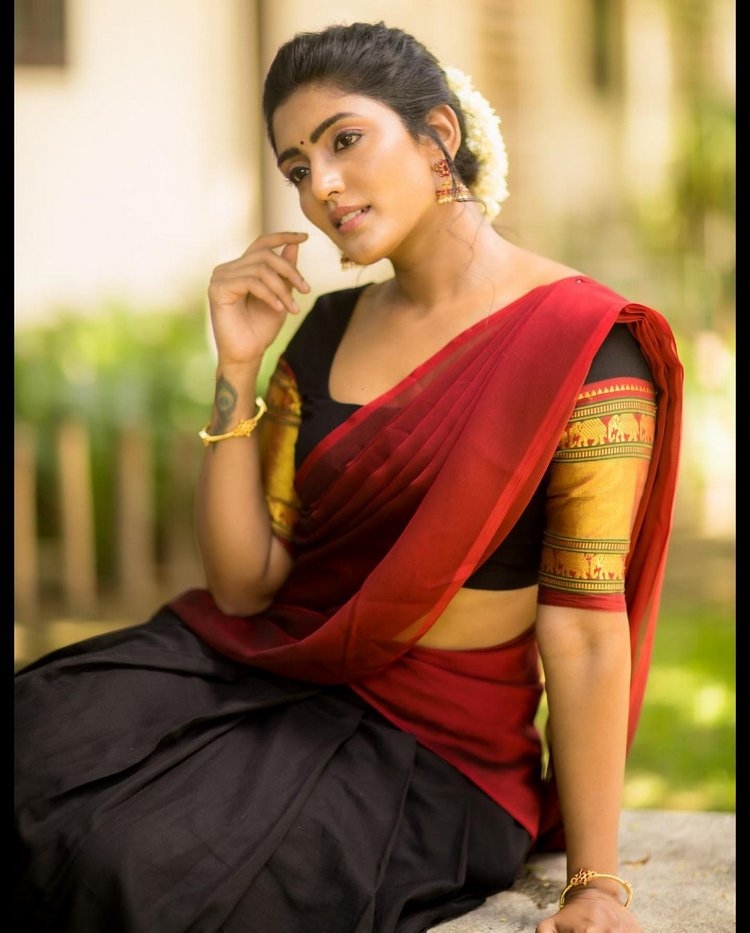 Eesha Rebba Hot Photos In Half Saree