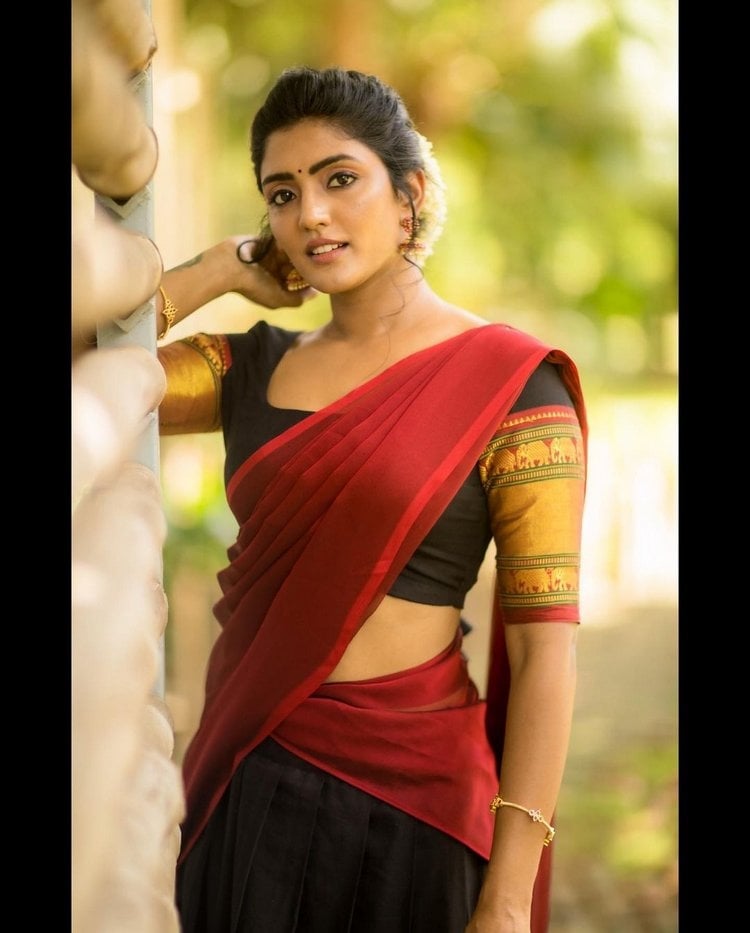 Eesha Rebba Hot Photos In Half Saree