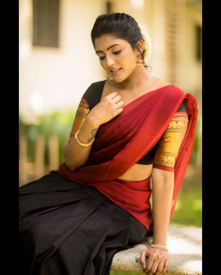 Eesha Rebba Hot Photos In Half Saree