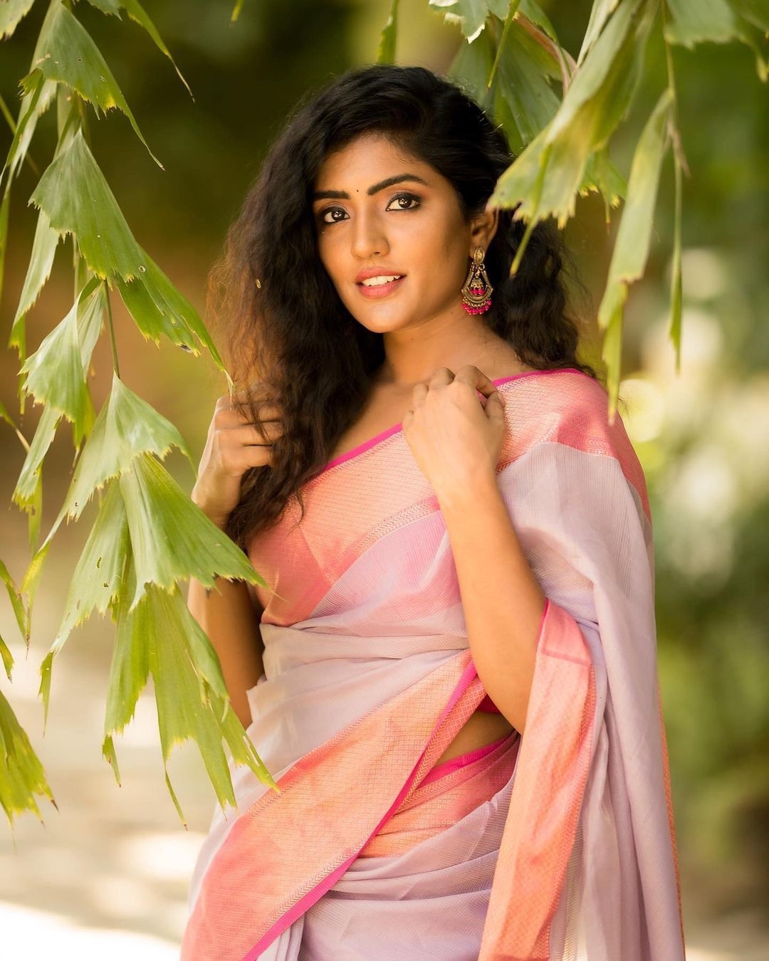 Eesha Rebba Hot Photos In Saree