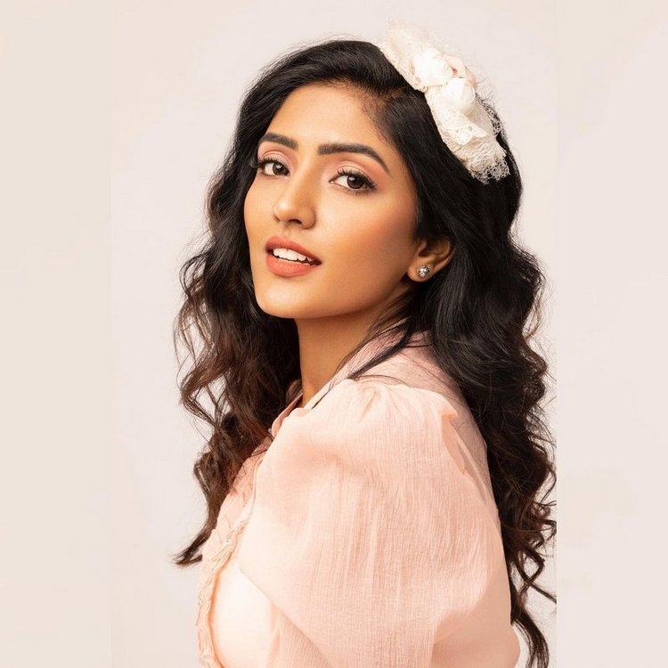 Eesha Rebba latest Hot Looks