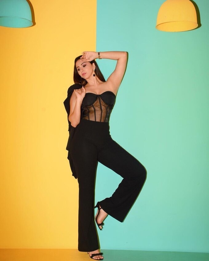 Eshanya Maheshwari New Images