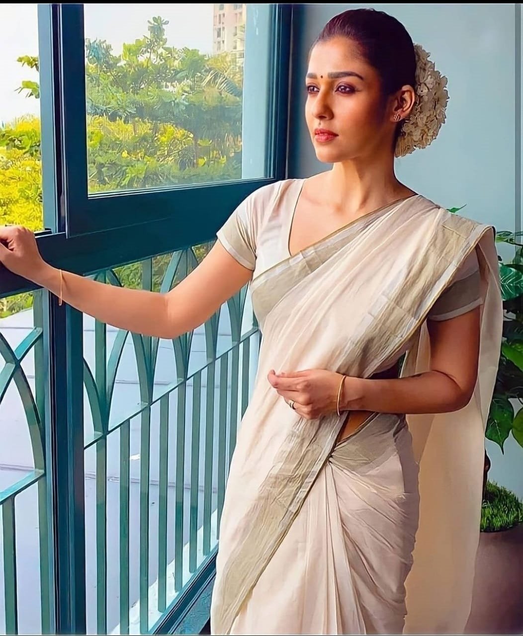 Evergreen Beauty Nayanthara in Saree