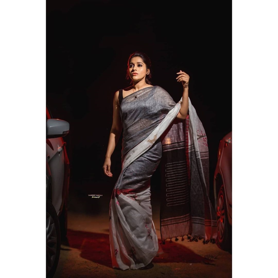 Extra Jabardasth Rashmi Gautam latest Photos