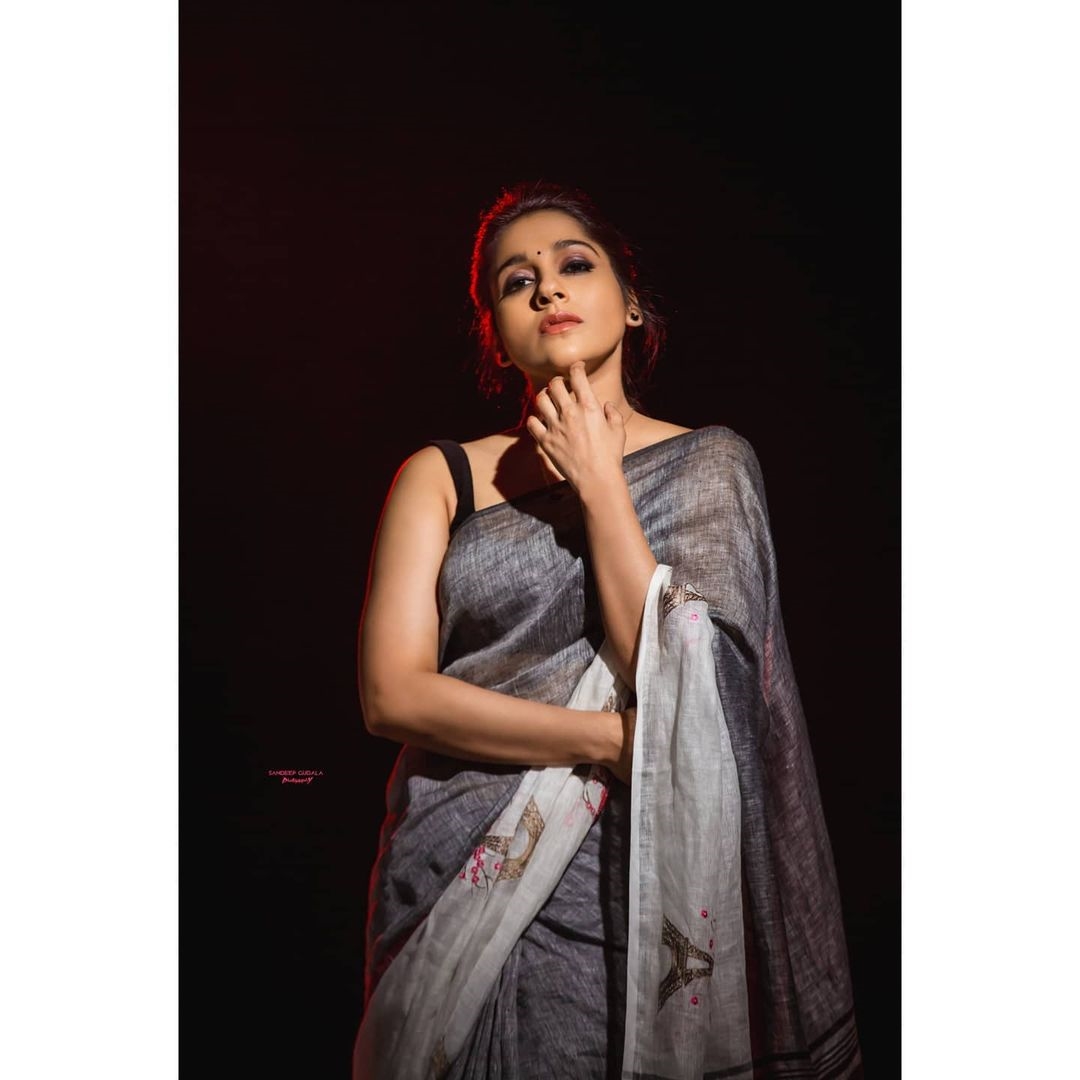 Extra Jabardasth Rashmi Gautam latest Photos