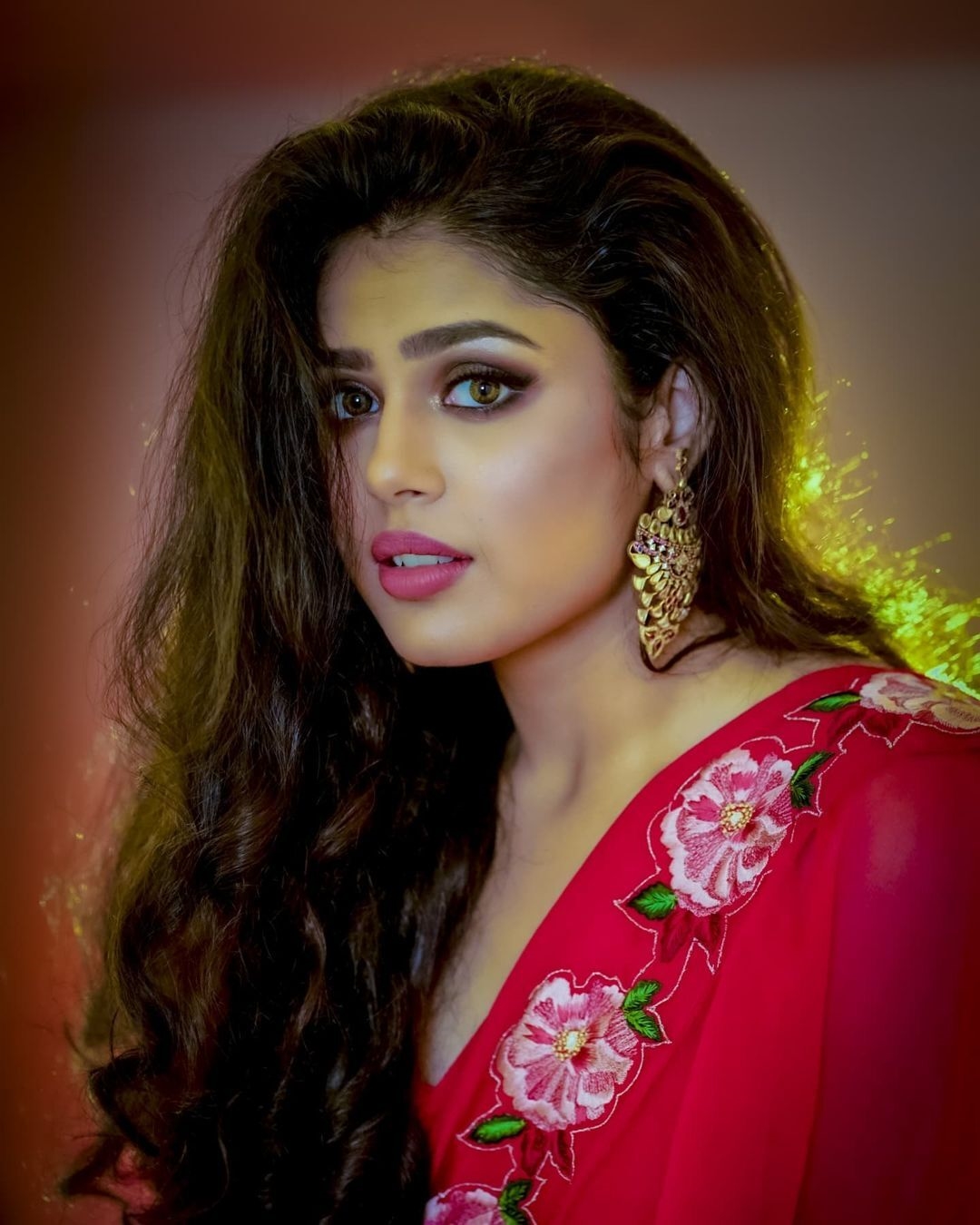 Faria Abdullah Hot Photos In Saree