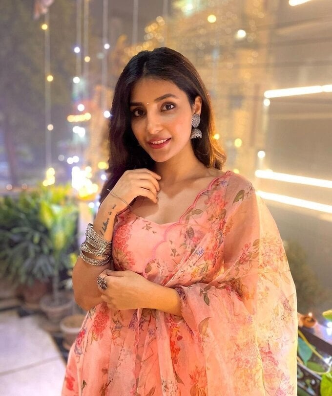 Harshita Gaur Stunning Photos