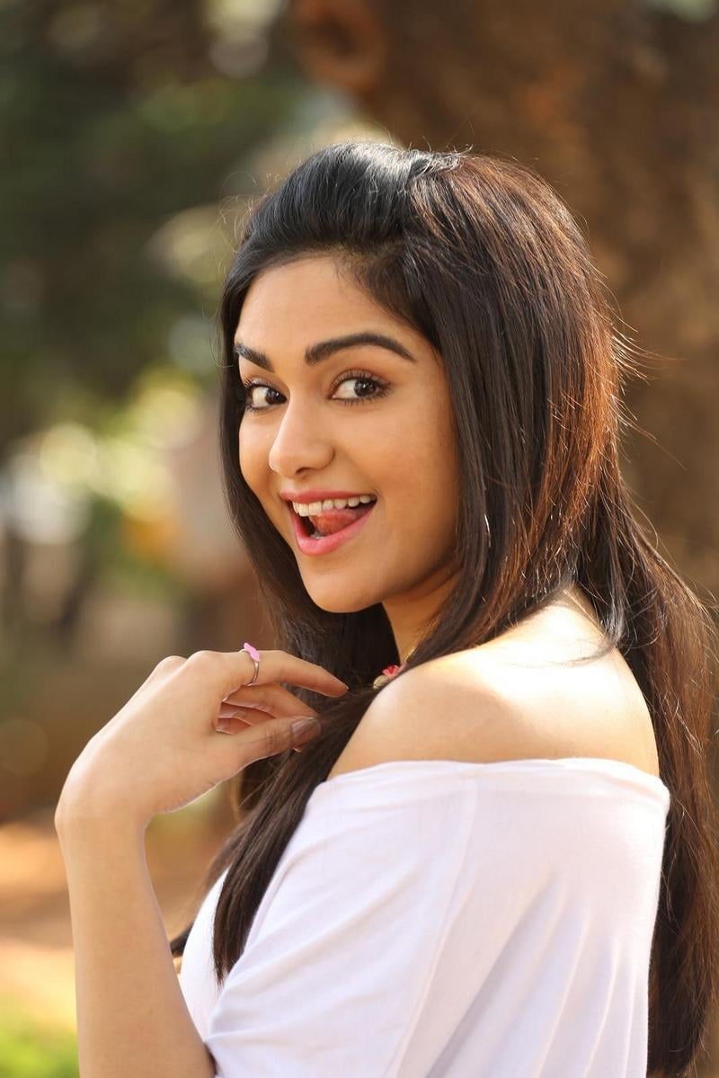 Heart Attack Heroine Actress Adah Sharma Cute Images