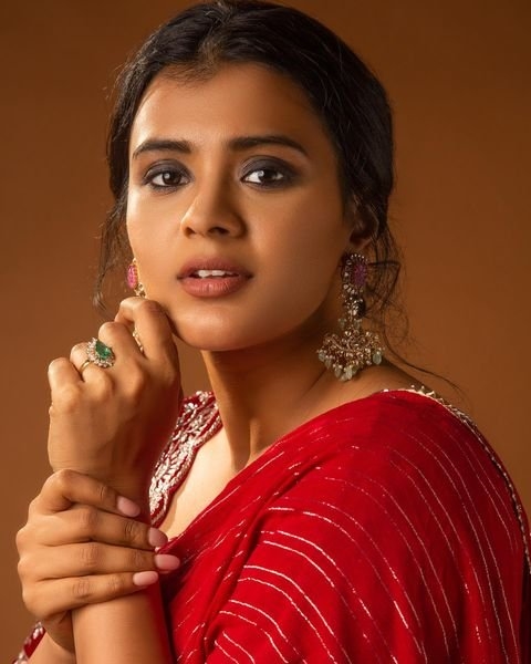 Hebah Patel Hot Photos Collection