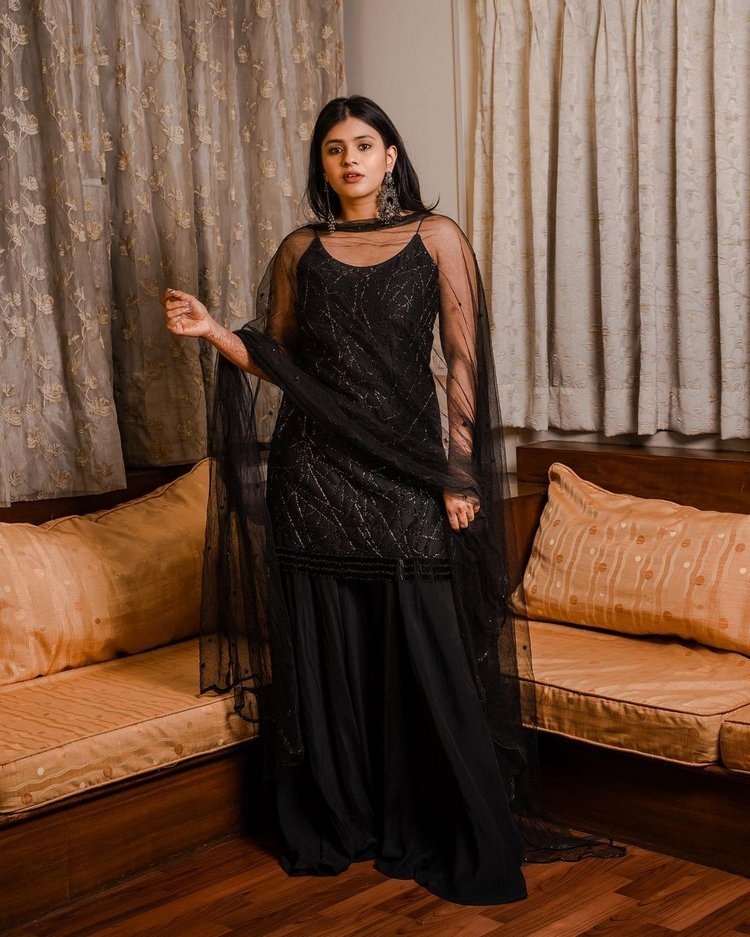 Hebah Patel Stunning Photos