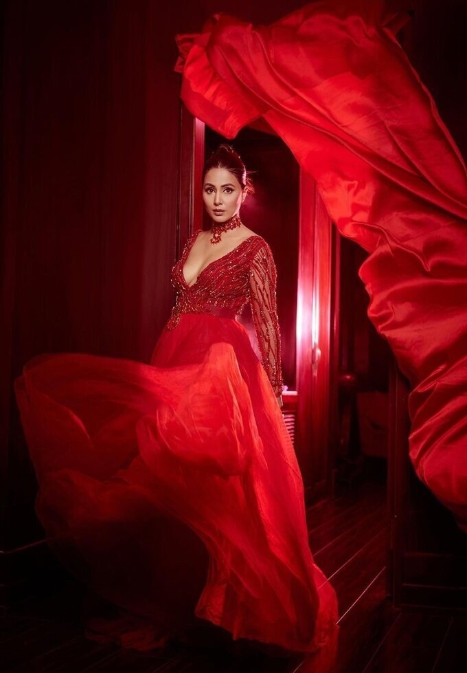 Hina Khan Pics In Instagram