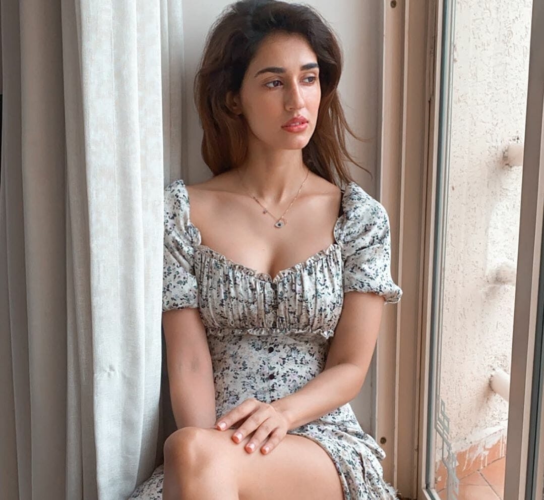Hot Actress Disha Patani Images