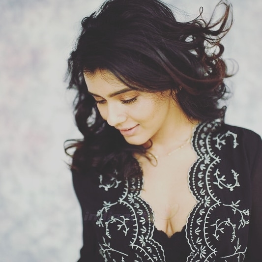 Hot Actress Hebah Patel Stunning Images