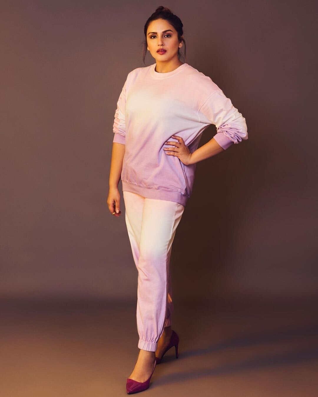 Huma Qureshi Hot Photo In Stylish Look