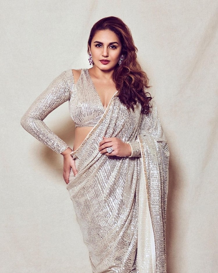 Huma Qureshi Stunning Photos In Saree