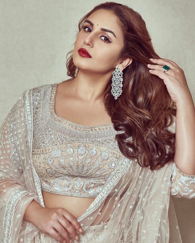 Huma Qureshi Stunning Photos