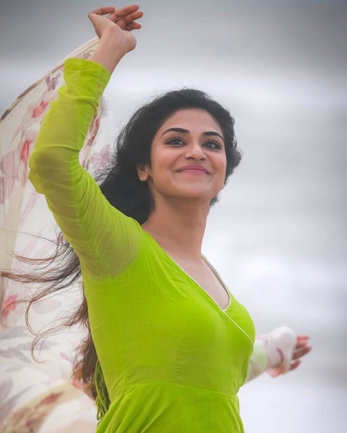 Indhuja Ravichandran New Photos