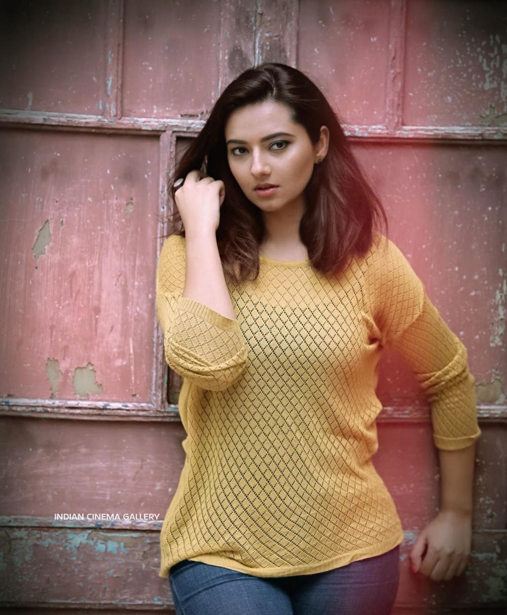 Isha Chawla New Click Collection