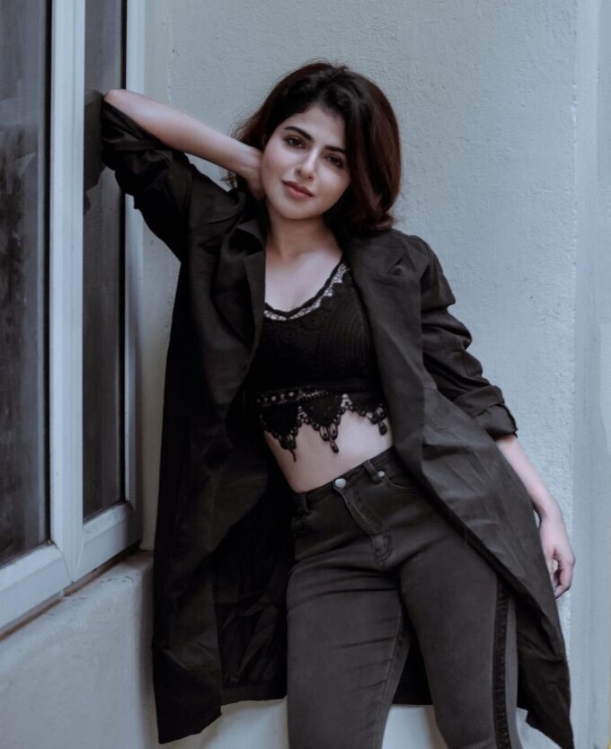 Iswarya Menon New Photos In Insta