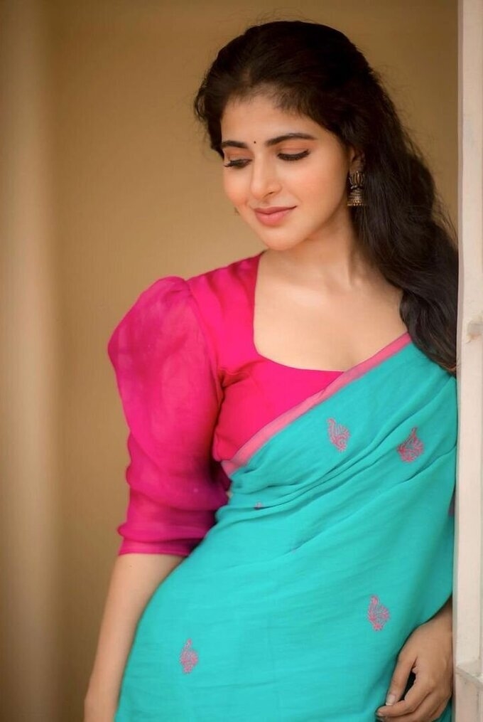 Iswarya Menon Stunning Photos