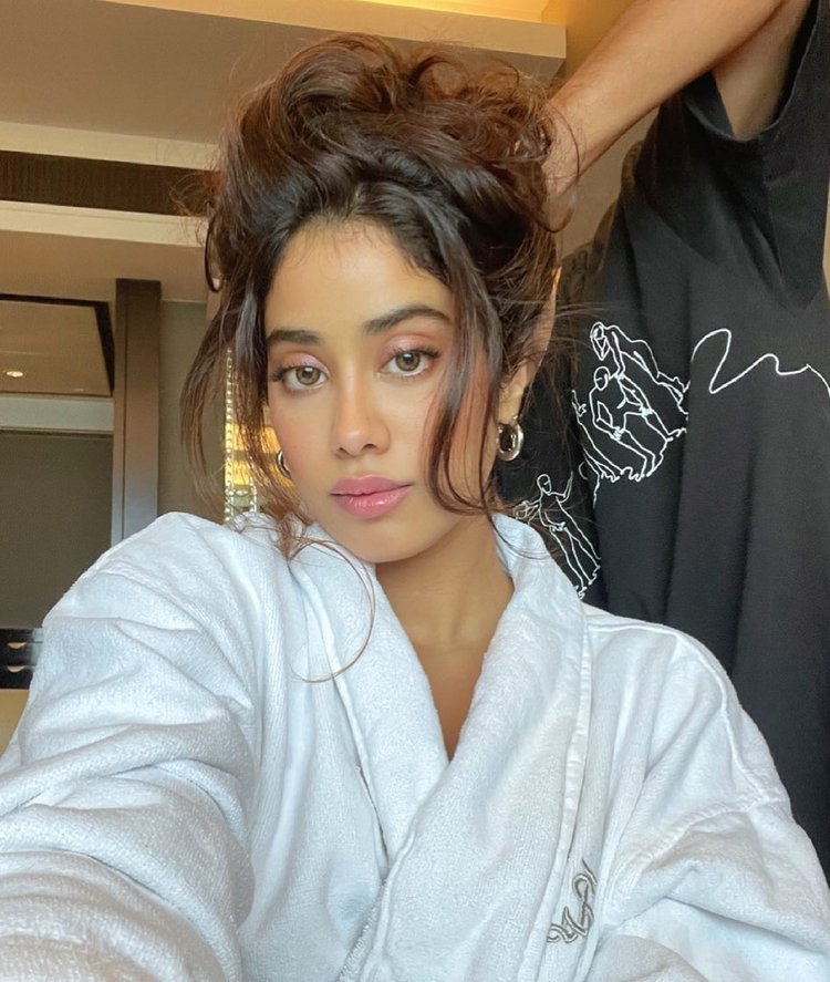 Janhvi Kapoor Latest Photos Collection