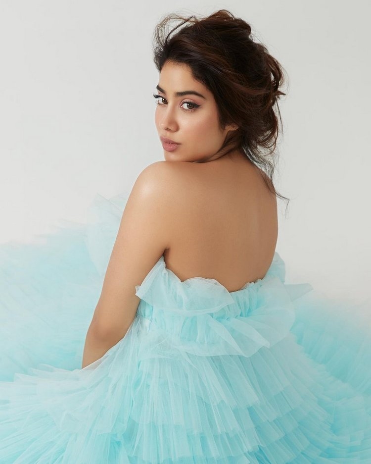 Janhvi Kapoor Latest Photos