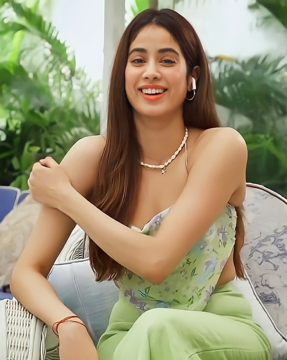 Janhvi Kapoor New Images Collection