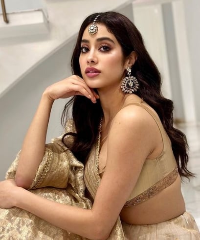 Janhvi Kapoor dazzling Photos