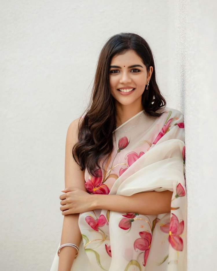 Kalyani Priyadarshan Images In Pink Saree