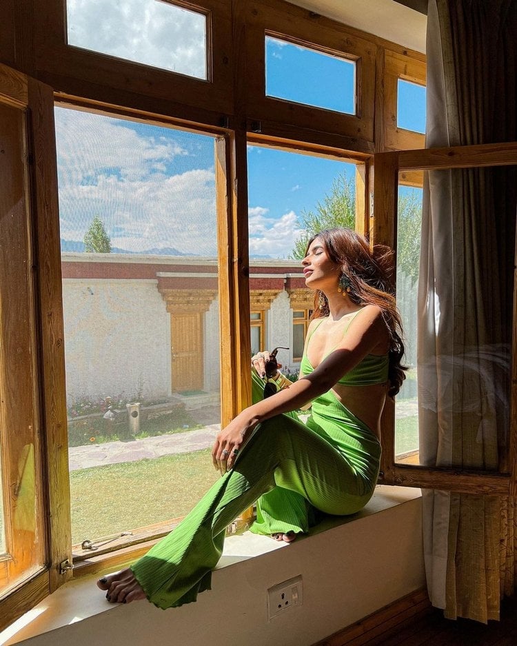 Karishma Sharma New Images Collection Gallery