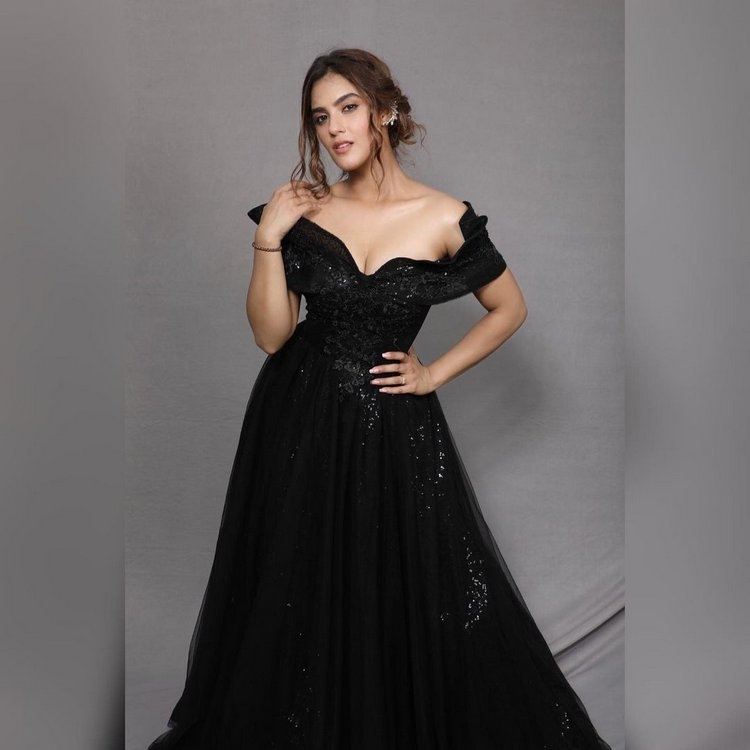 Kavya Thapar Photos In Black Dress
