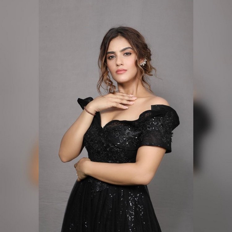 Kavya Thapar Photos In Black Dress