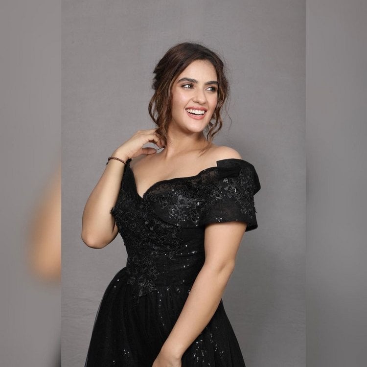 Kavya Thapar Photos In Black Dress