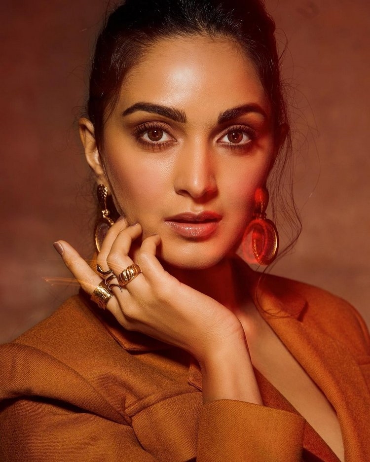 Kiara Advani Latest Photos Shoot Collection