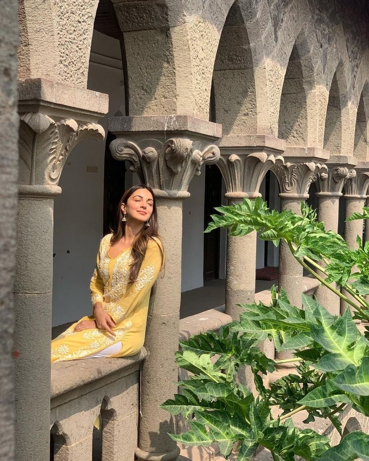 Kiara Advani NewYellow Dress Photos