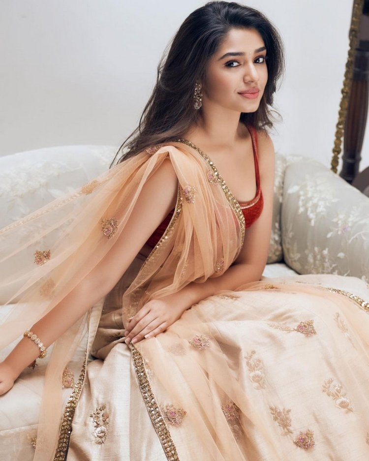 Krithi Shetty New Photos