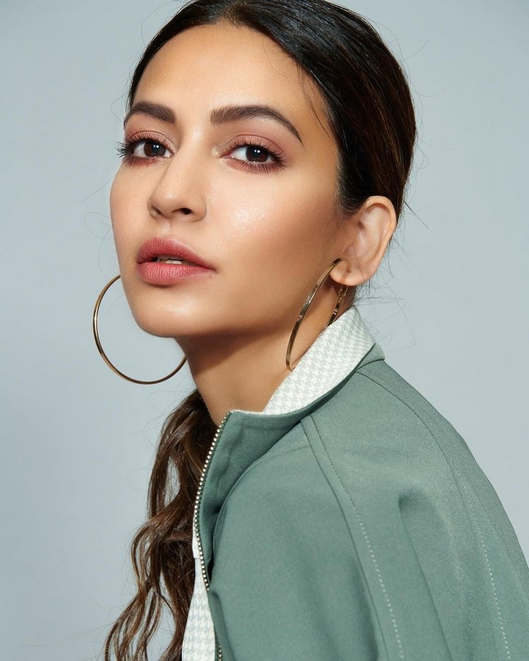 Kriti Kharbanda New Stills Collection